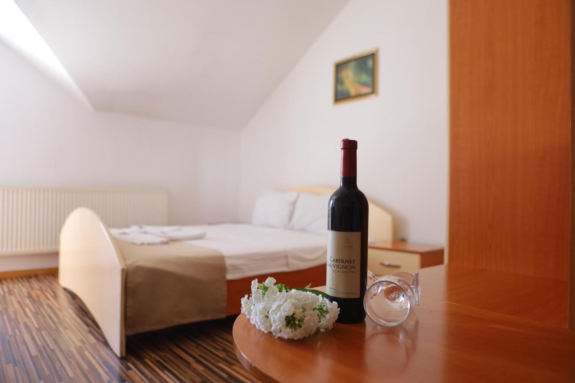 Kičevo Arabella Hotel מראה חיצוני תמונה